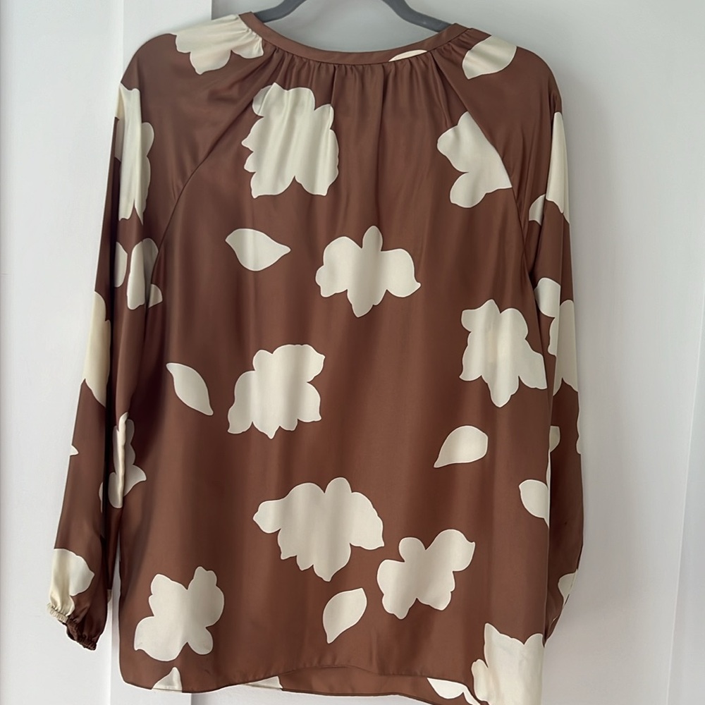 Theory: Petal Silk Puff Sleeve Blouse. Size M, Bright Camel - Picture 9 of 16